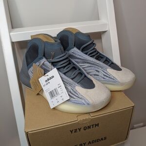 🖤 Adidas Yeezy Quantum Sneakers- Unisex- Mens 6 Women's 8- NEW in Box!